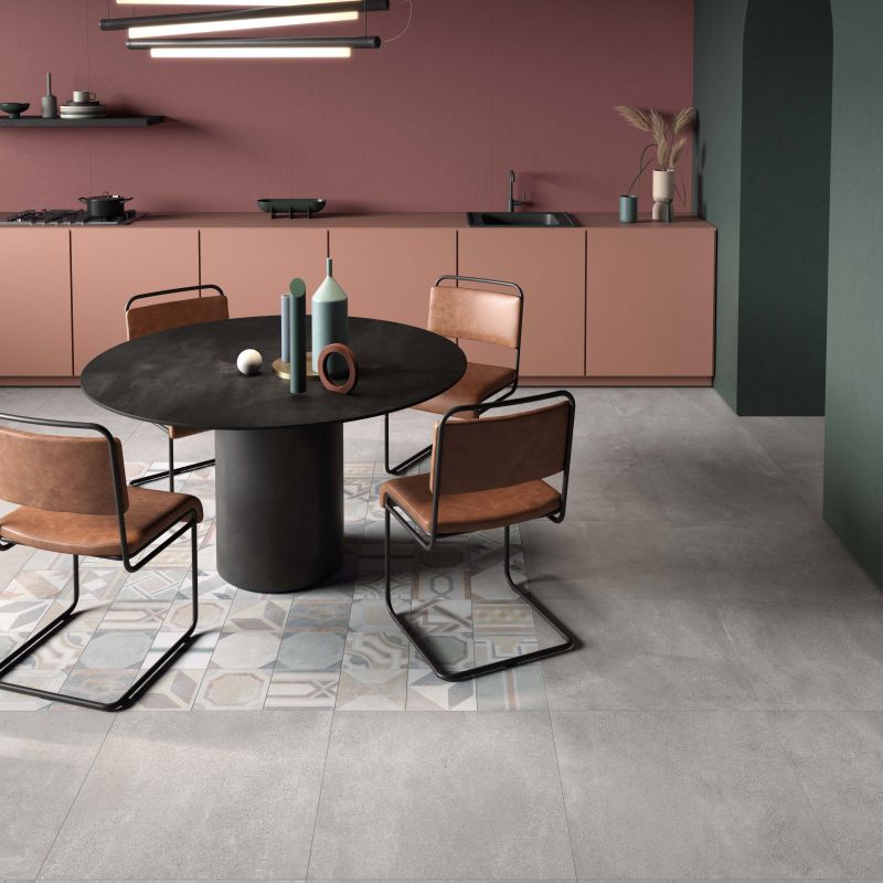 Blend Concrete Ash 120x120 Naturale - Gres Porcellanato di ABK - Prezzo solo €119.47! Compra ora su CEGO CERAMICHE