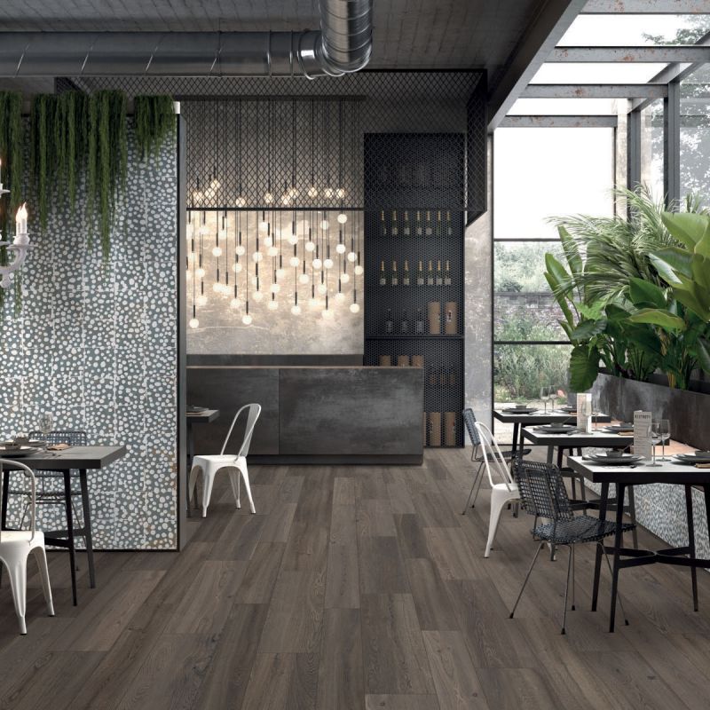 Poetry Wood Mud 20x120 Naturale - Gres Porcellanato di ABK - Prezzo solo €42.66! Compra ora su CEGO CERAMICHE
