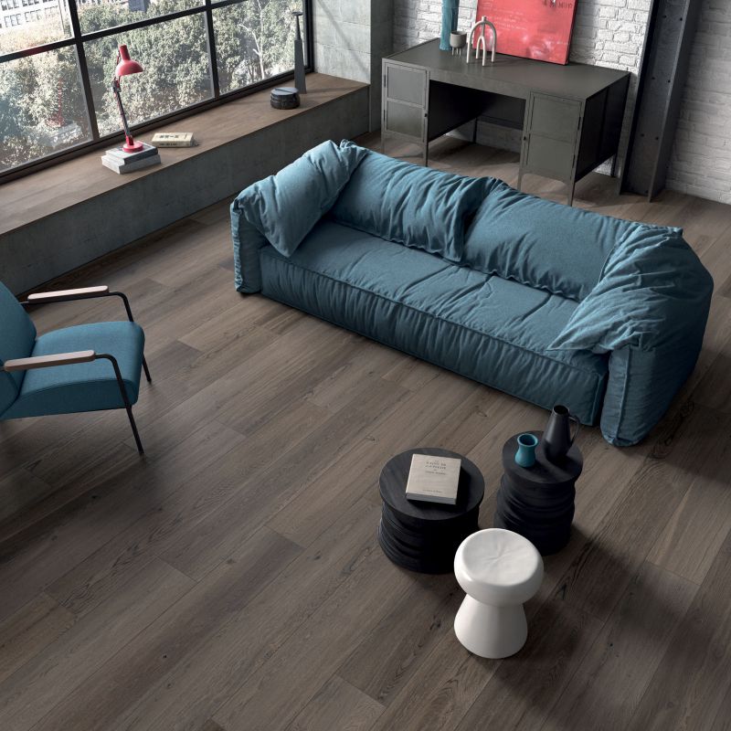Poetry Wood Mud 20x120 Naturale - Gres Porcellanato di ABK - Prezzo solo €42.66! Compra ora su CEGO CERAMICHE