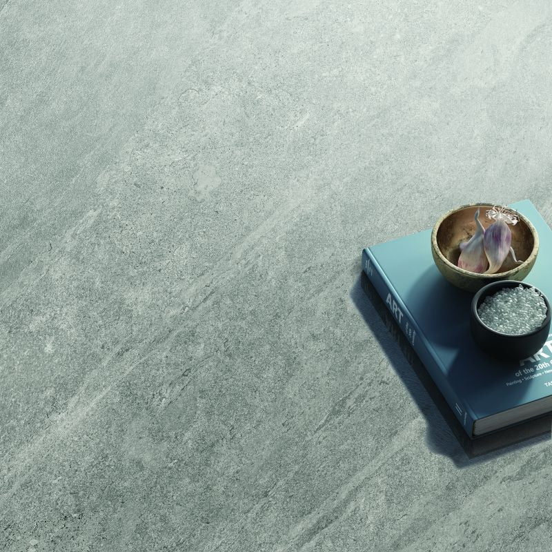 Monolith Fog 120x120 - Gres Porcellanato di ABK - Prezzo solo €116.73! Compra ora su CEGO CERAMICHE