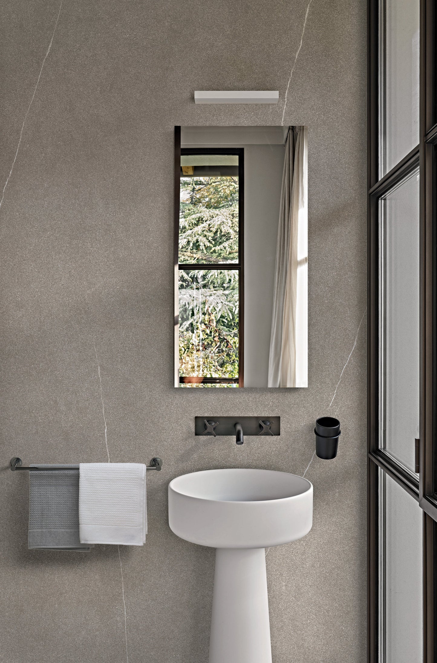 Coretech Brushed Light 120x120 6mm - Gres Porcellanato di Florim - Prezzo solo €176.73! Compra ora su CEGO CERAMICHE