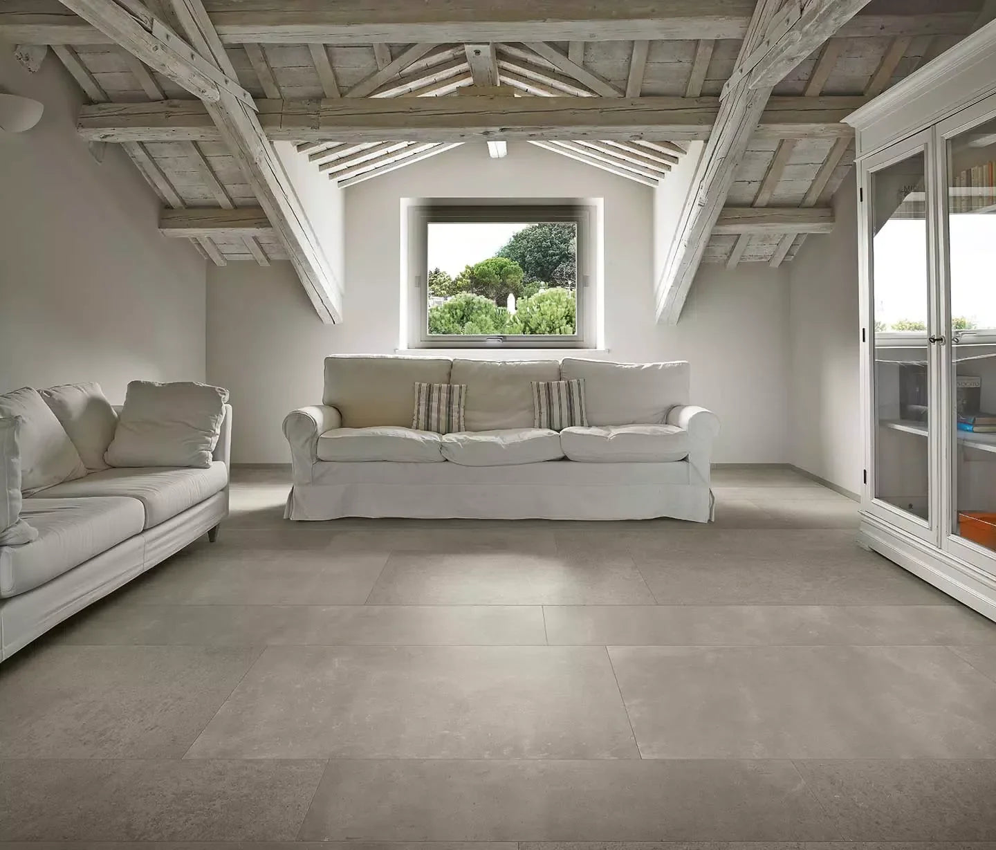 Maps Dark Grey 60x60 naturale - Gres Porcellanato di Florim - Prezzo solo €26.99! Compra ora su CEGO CERAMICHE