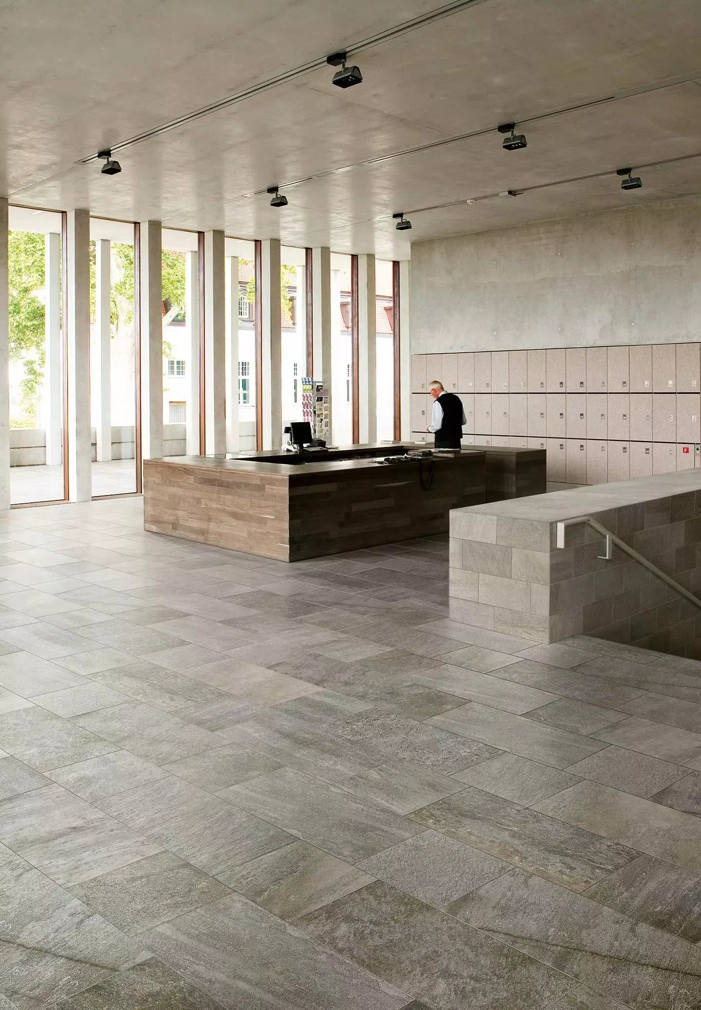 Walks/1.0 Gray 40x80 naturale - Gres Porcellanato di Florim - Prezzo solo €32.35! Compra ora su CEGO CERAMICHE