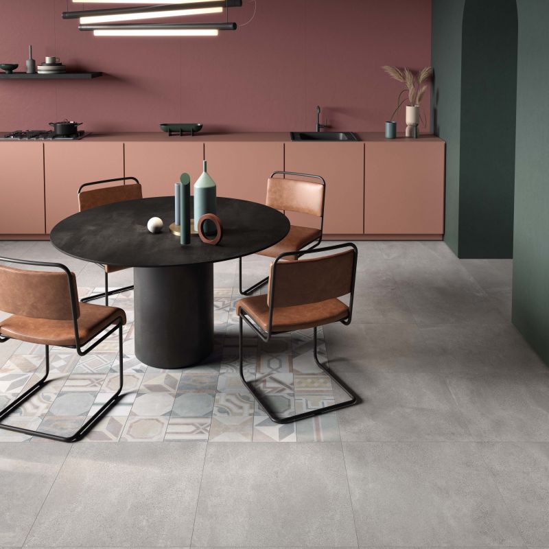 Blend Concrete Ash 120x120 Naturale - Gres Porcellanato di ABK - Prezzo solo €129.43! Compra ora su CEGO CERAMICHE