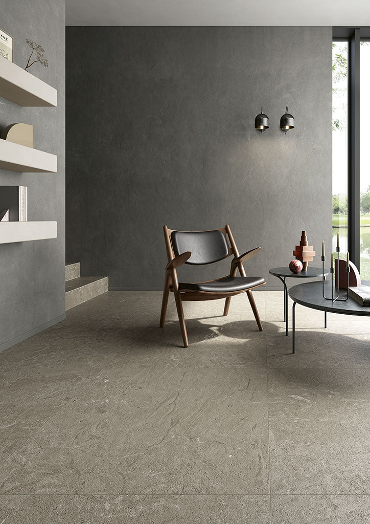 Mashup Dolomia Grigio Scuro 20,13x120,8 Naturale - Gres Porcellanato di Fioranese - Prezzo solo €45.95! Compra ora su CEGO CERAMICHE