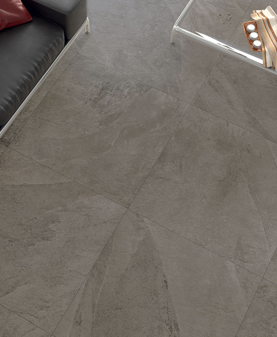 Slate Piombo 100x100 Grip OUTFIT2.0 - Gres Porcellanato di Castelvetro - Prezzo solo €49.96! Compra ora su CEGO CERAMICHE