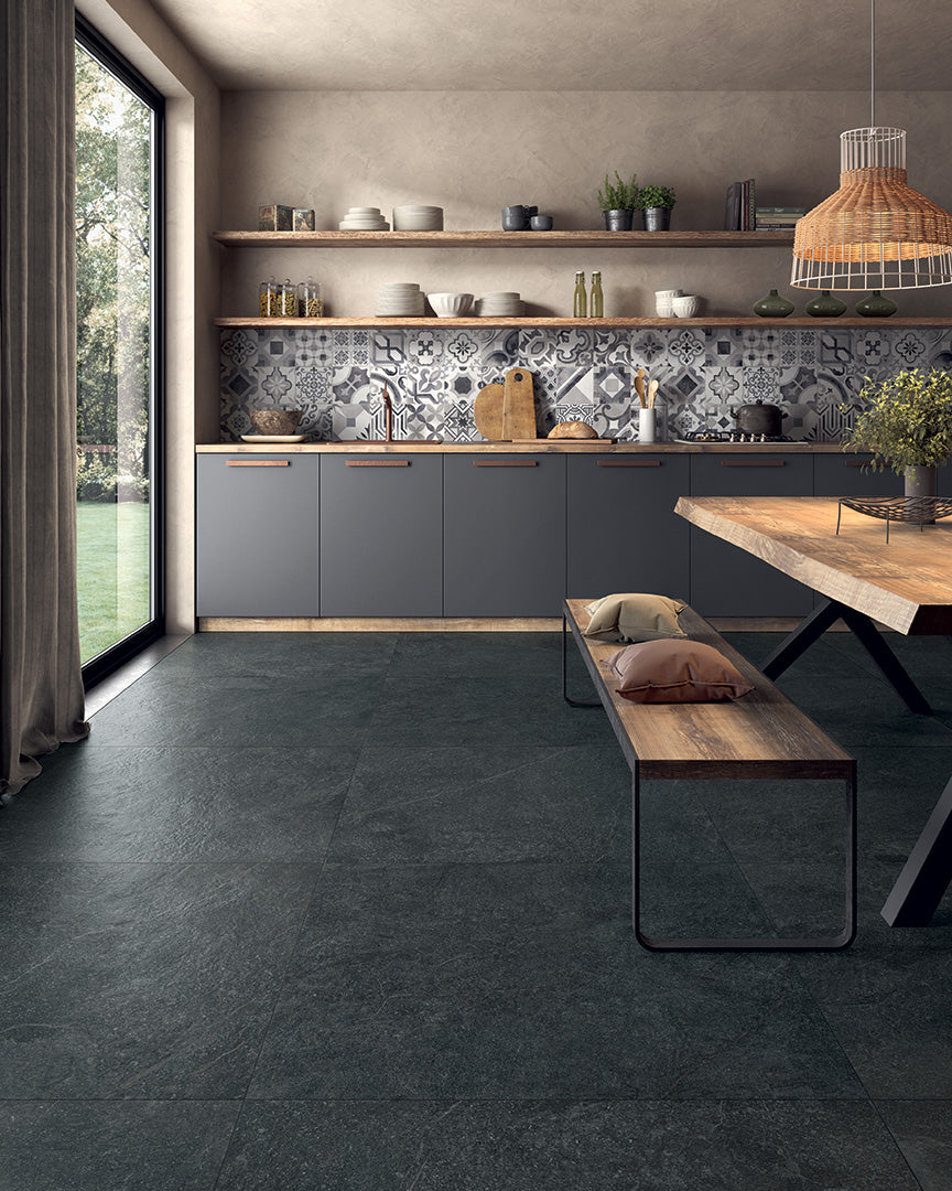 Pietra Antica Black 60x120 Grip OUTFIT2.0 - Gres Porcellanato di Castelvetro - Prezzo solo €39.97! Compra ora su CEGO CERAMICHE