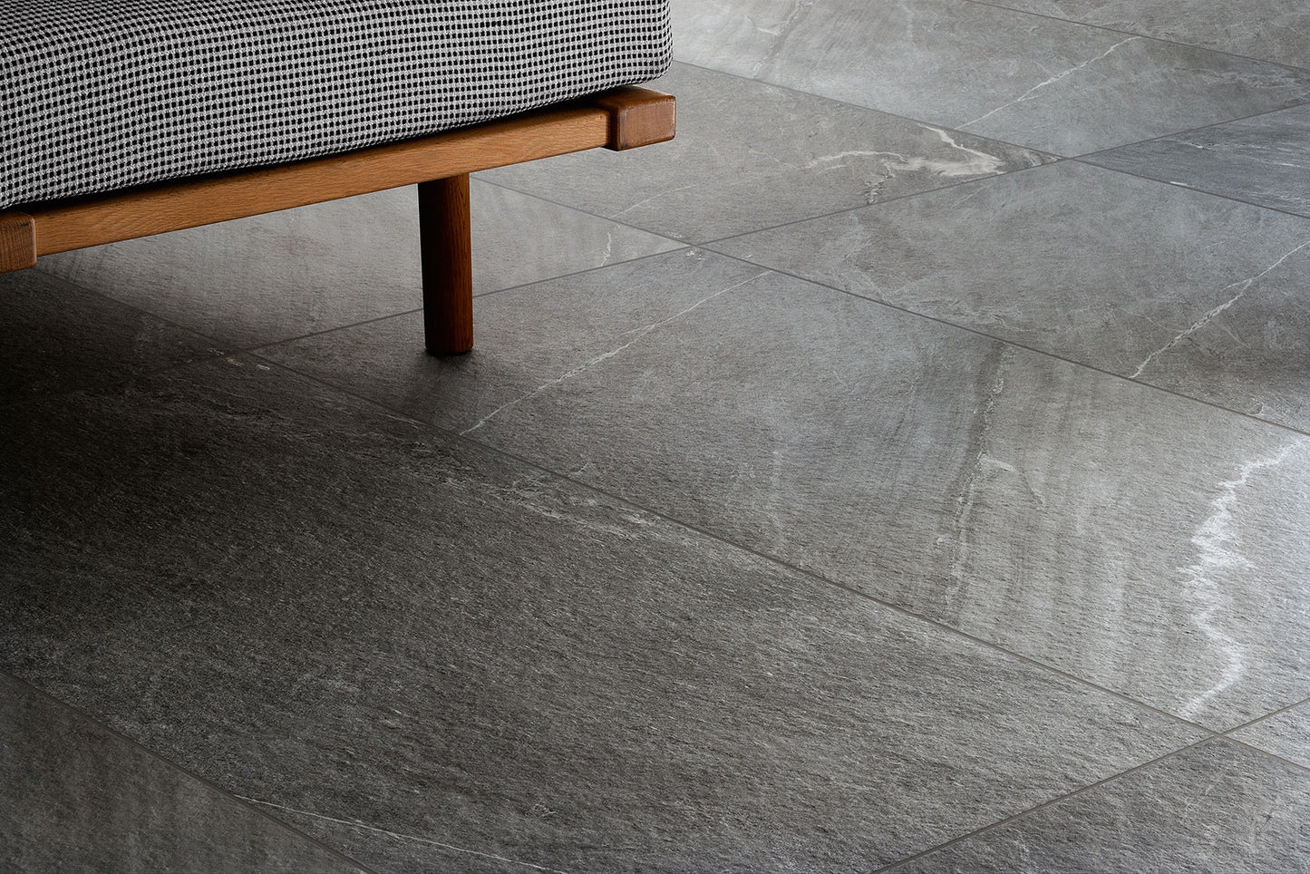 Cardoso Grigio Scuro 30x60 Strutturato - Gres Porcellanato di Coem Ceramiche - Prezzo solo €30! Compra ora su CEGO CERAMICHE