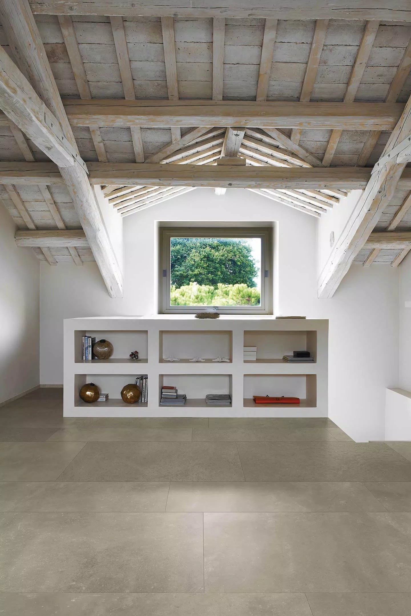 Maps Dark Grey 60x60 naturale - Gres Porcellanato di Florim - Prezzo solo €26.40! Compra ora su CEGO CERAMICHE