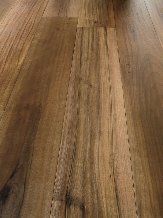 Bassano Parquet Bassano 1832 Noce Europeo Listone spessore 10/11mm